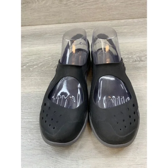 Crocs Swiftwater Sandals Women's 8 Black Gray Water Friendly Comfort Flats - Picture 2 of 10